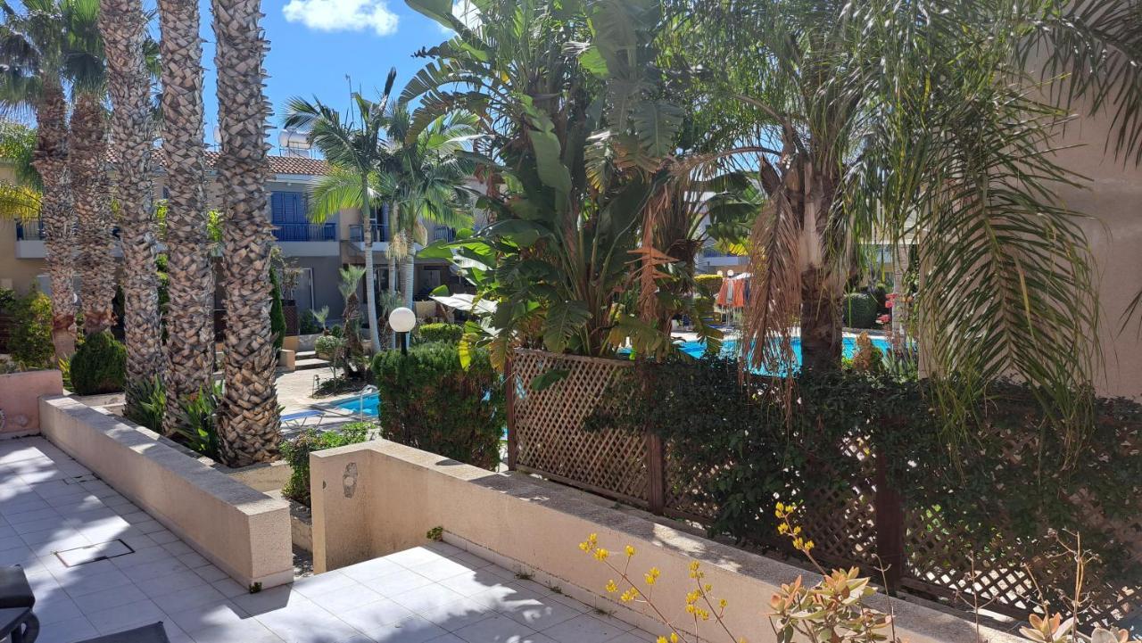 Zom Holiday Apartment Paphos Exteriör bild
