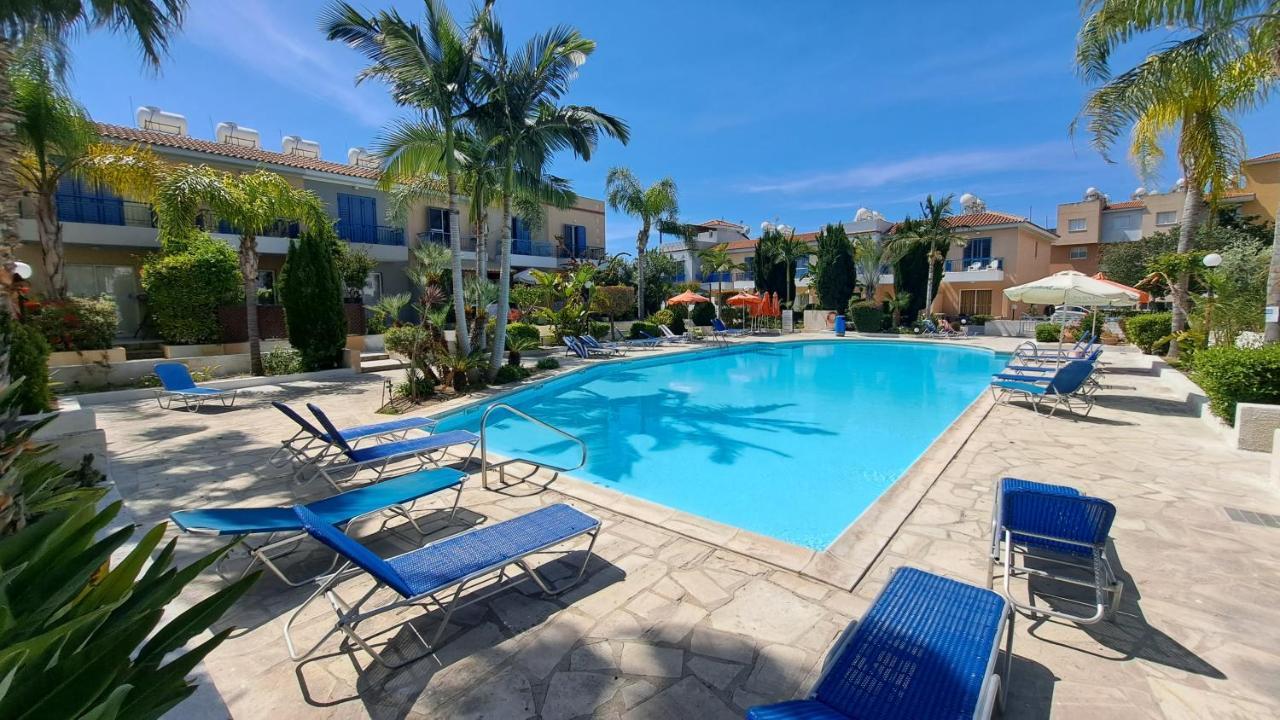 Zom Holiday Apartment Paphos Exteriör bild