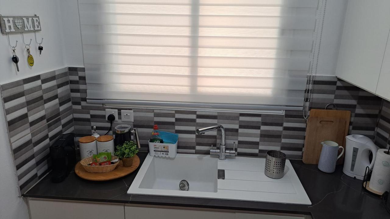 Zom Holiday Apartment Paphos Exteriör bild